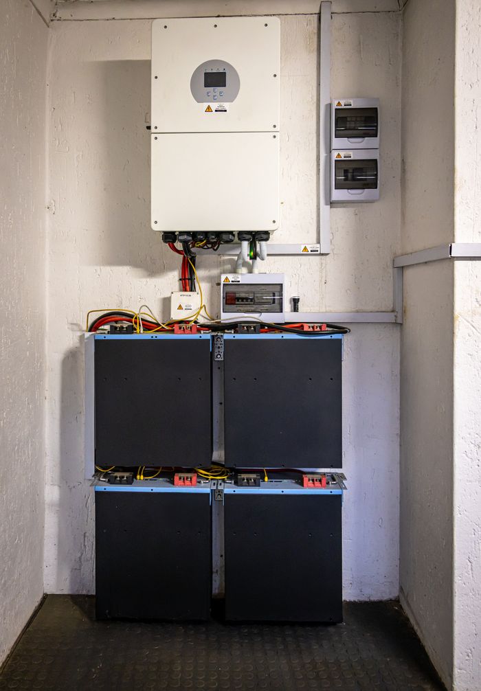 Efficient power inverter system in a residential setup for energy management.